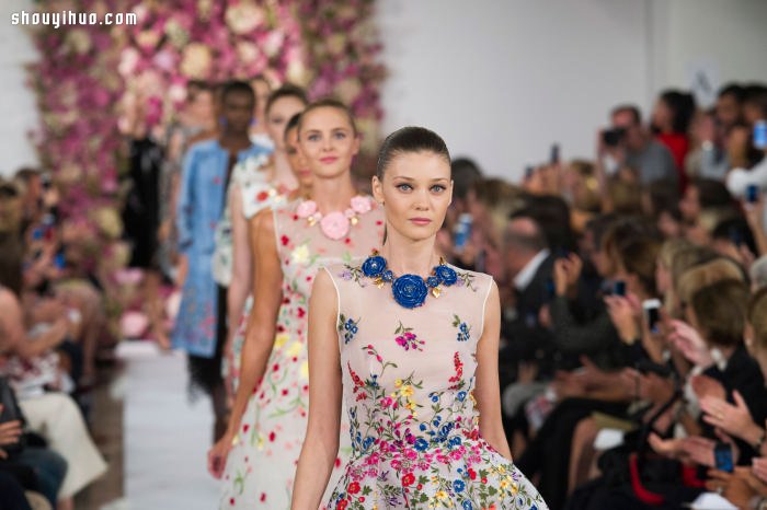 OSCAR DE LA RENTA2015Ůװ