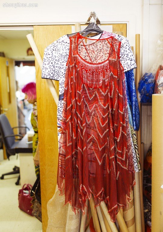 ʱн粻ഫʦ ZANDRA RHODES