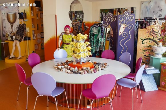 ʱн粻ഫʦ ZANDRA RHODES