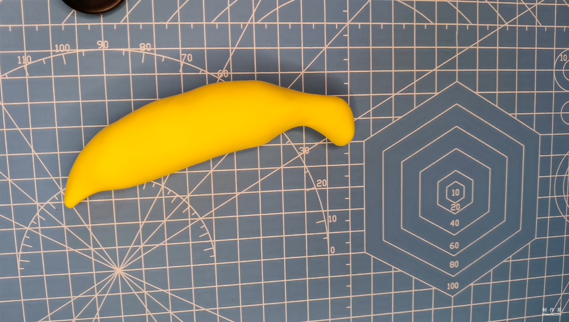 手工黏土橡皮泥水果香蕉，简单好做一看机会，适合亲子互动游戏 