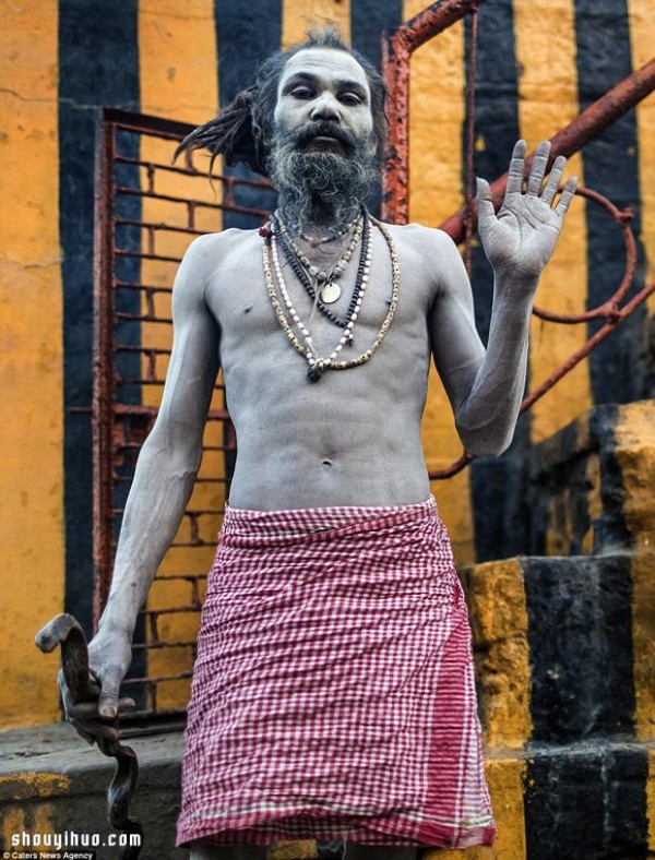 ӡVaranasiֲġʳʬ塱 Aghori