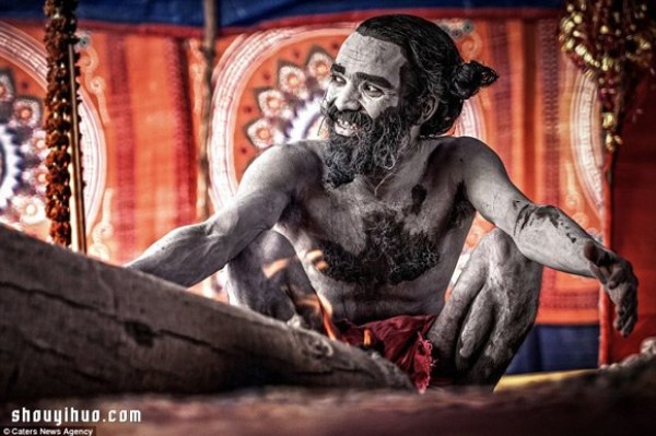 ӡVaranasiֲġʳʬ塱 Aghori