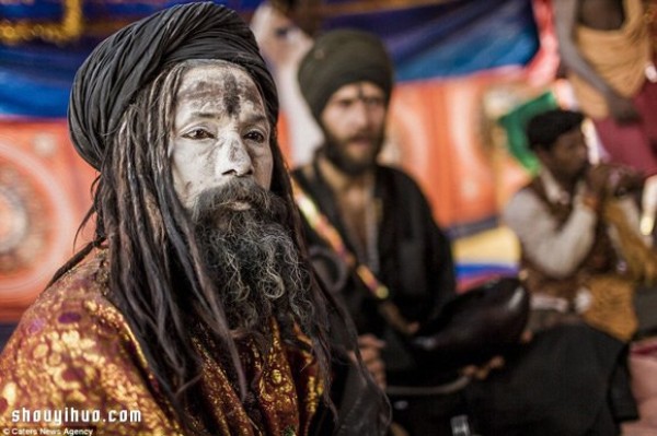 ӡVaranasiֲġʳʬ塱 Aghori