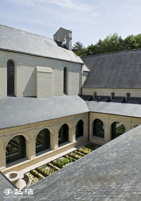 12޵ԺľƵFONTEVRAUD ABBEY