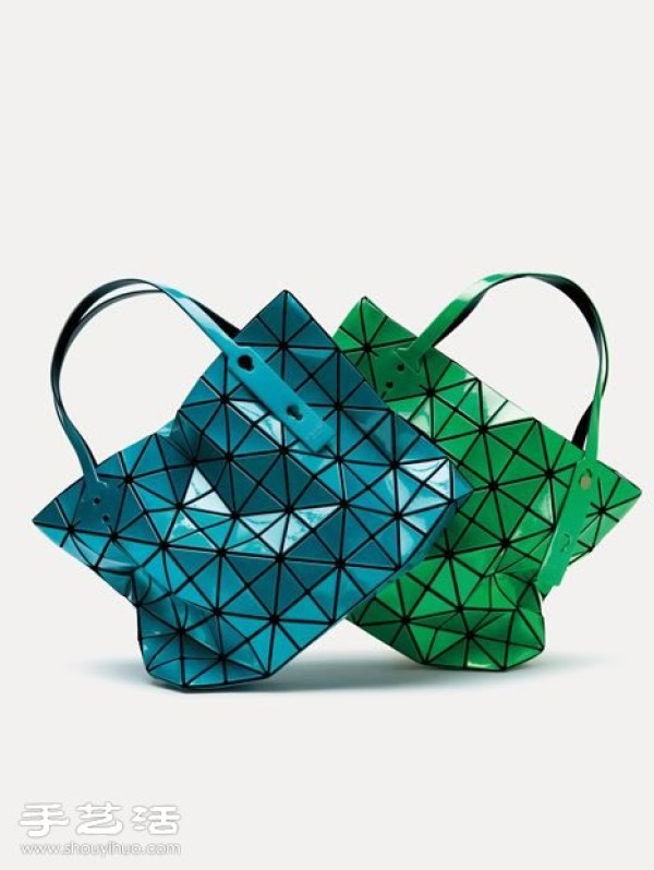 θBAO BAO ISSEY MIYAKE